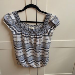 Max studio S peasant women’s  top  💙 soft